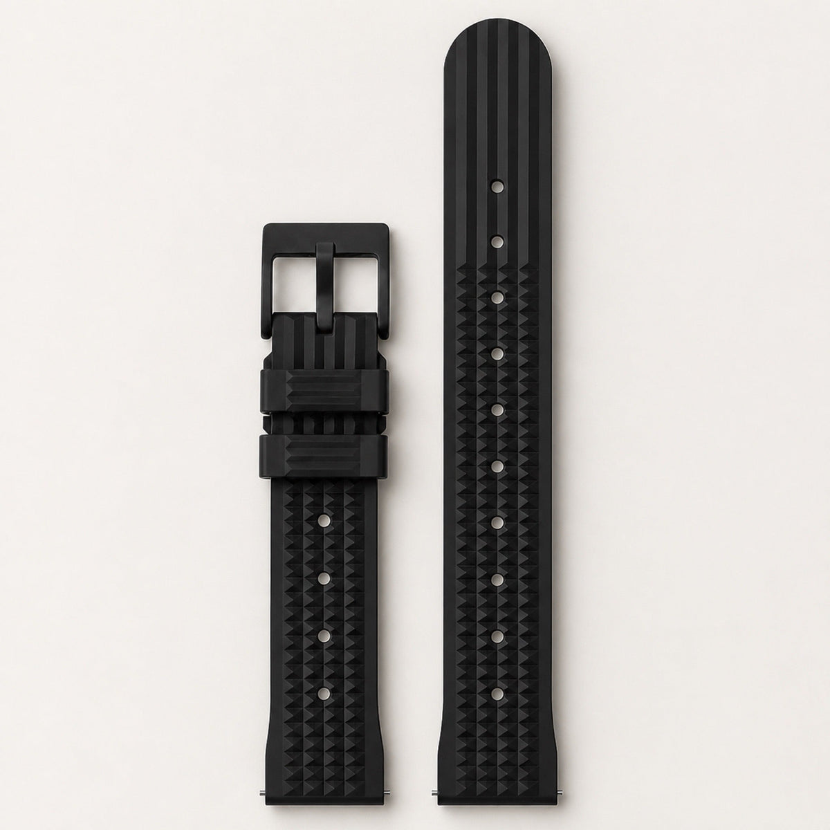 Bracelet caoutchouc gaufré — noir, motif gaufré et boucle ardillon noire — Maison Noirmont