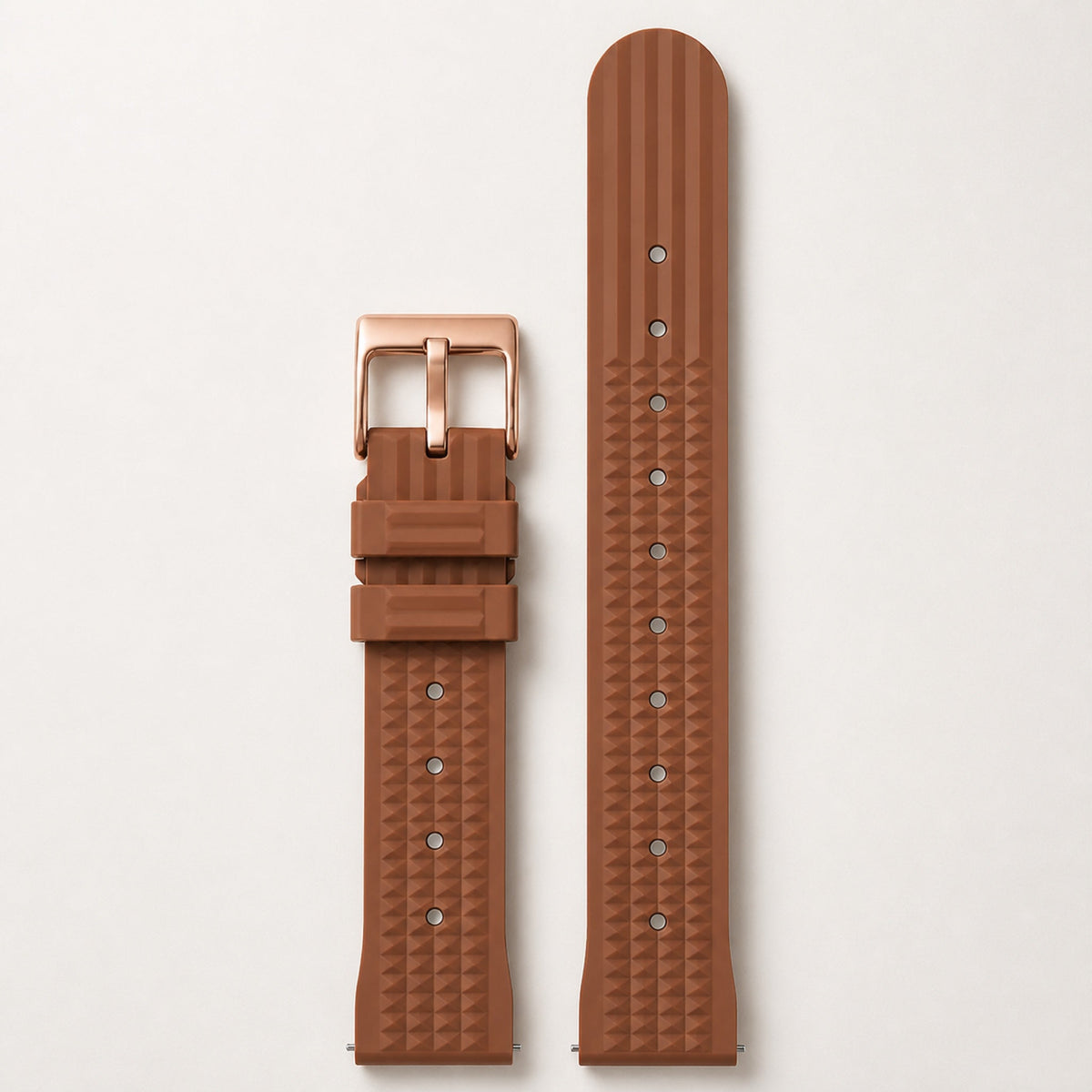 Bracelet caoutchouc gaufré — brun, motif gaufré et boucle ardillon or rose — Maison Noirmont