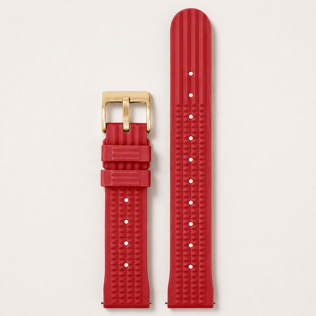 Bracelet caoutchouc gaufré — rouge, motif gaufré et boucle ardillon dorée — Maison Noirmont