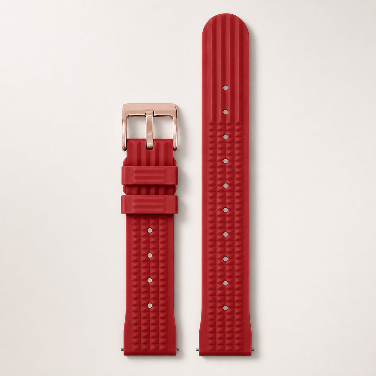 Bracelet caoutchouc gaufré — rouge, motif gaufré et boucle ardillon or rose — Maison Noirmont