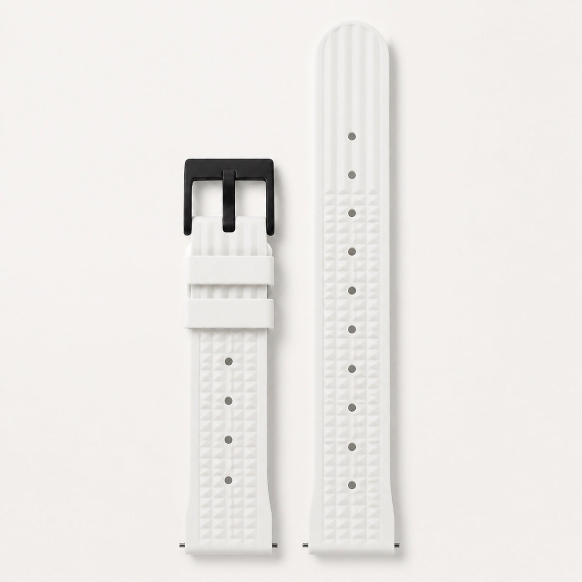 Bracelet caoutchouc gaufré — blanc, motif gaufré et boucle ardillon noire — Maison Noirmont