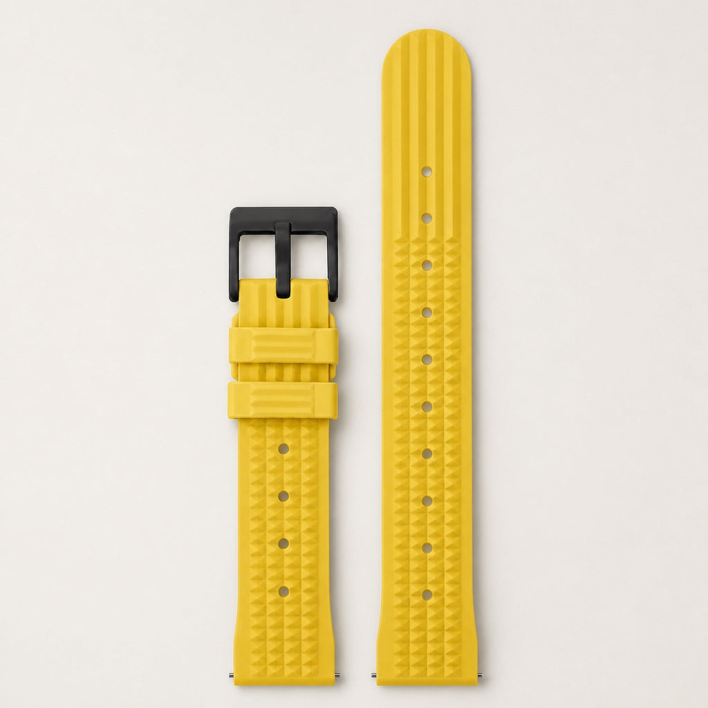Bracelet caoutchouc gaufré — jaune, motif gaufré et boucle ardillon noire — Maison Noirmont