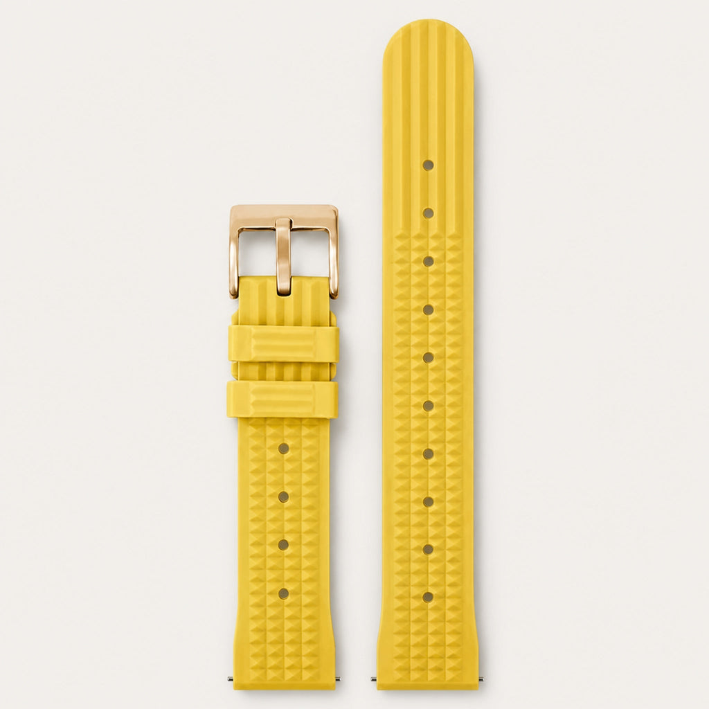 Bracelet caoutchouc gaufré — jaune, motif gaufré et boucle ardillon dorée — Maison Noirmont