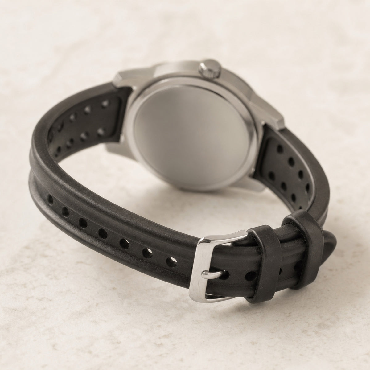 Bracelet FKM — embouts courbes — en situation — Maison Noirmont