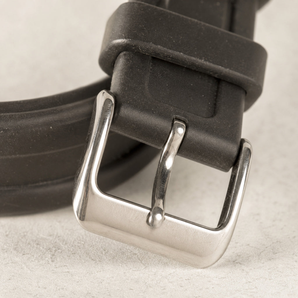 Bracelet FKM — embouts courbes — macro — Maison Noirmont