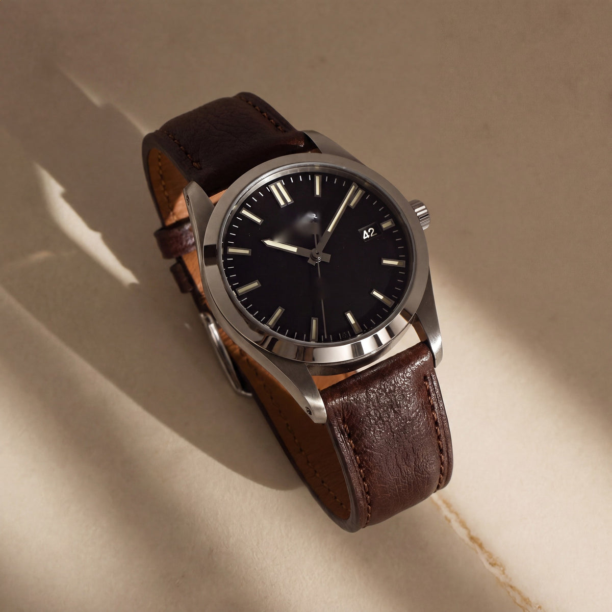 Quarante-et-Un — cadran noir, bracelet cuir — Maison Noirmont