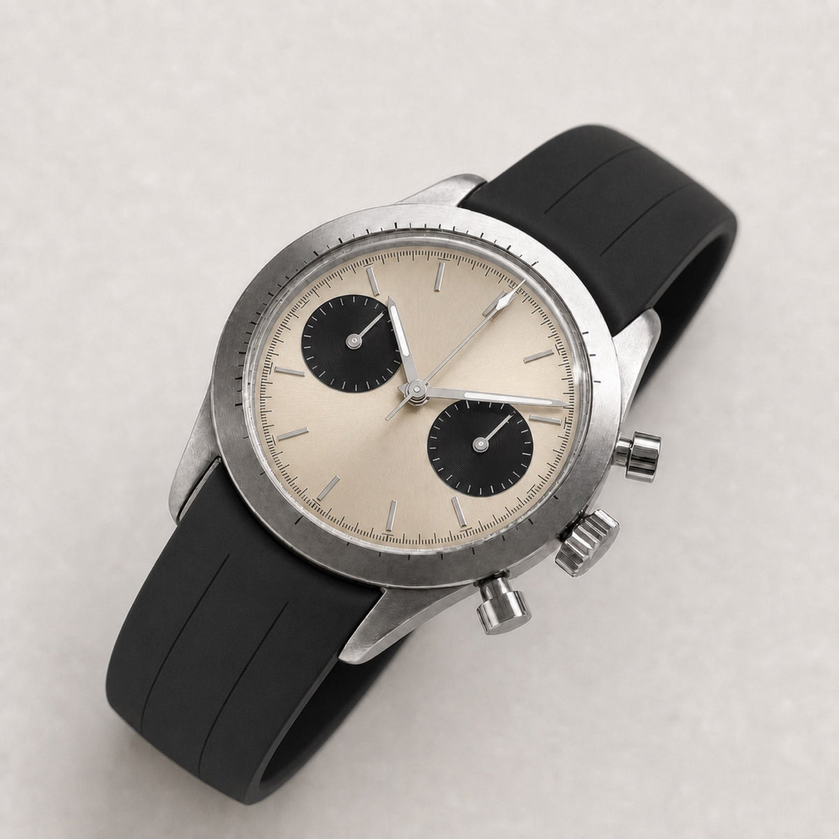 Contre-la-montre — Chronographe panda — Champagne · bracelet caoutchouc — Maison Noirmont