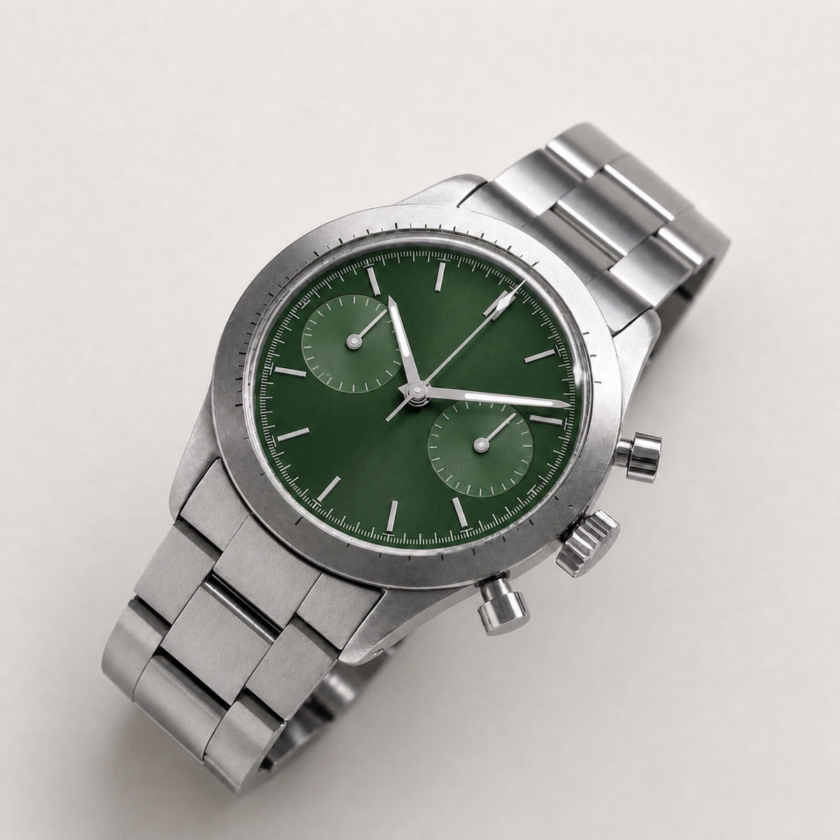 Contre-la-montre — Chronographe panda — Vert · bracelet acier — Maison Noirmont