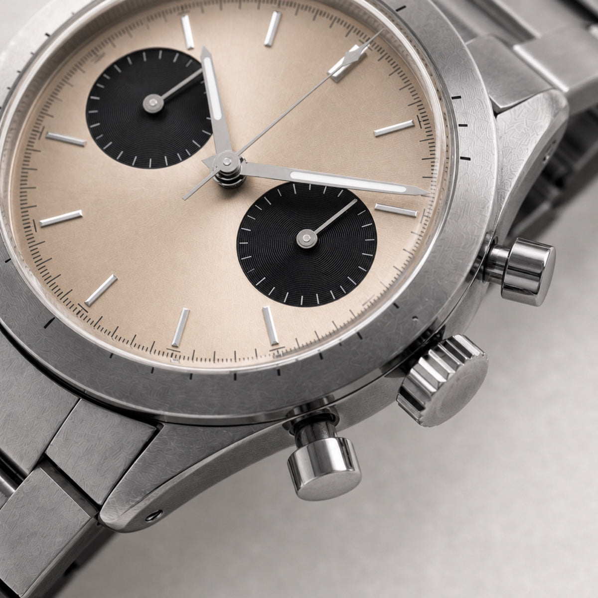 Contre-la-montre Champagne — Chronographe — macro — Maison Noirmont