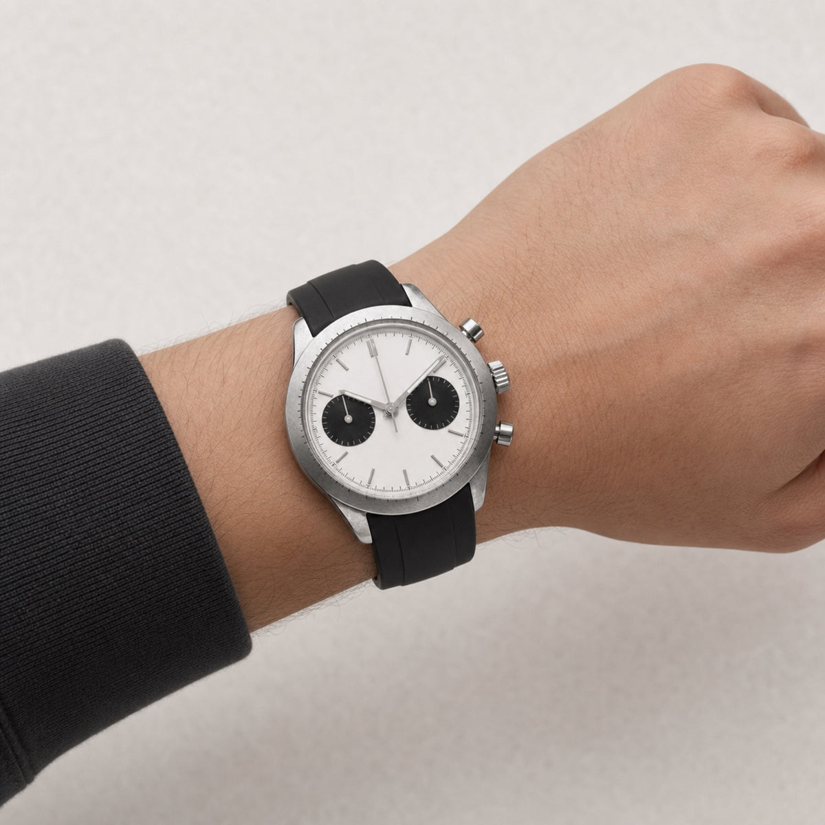 Contre-la-montre Panda — Chronographe — au poignet — Maison Noirmont