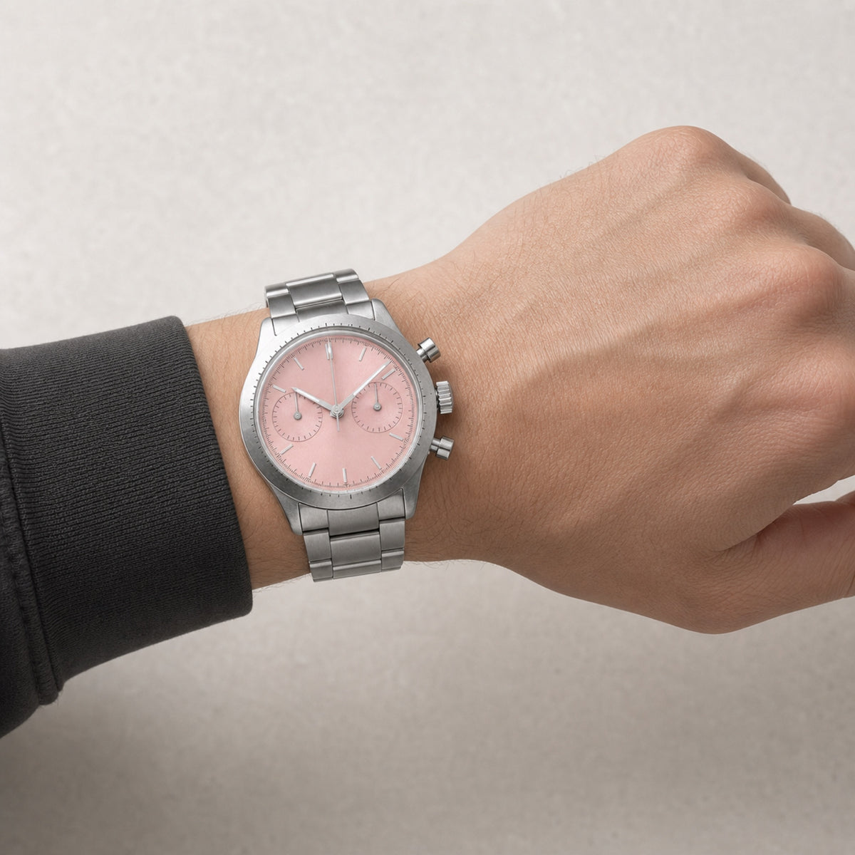 Contre-la-montre Rose poudré — Chronographe — au poignet — Maison Noirmont