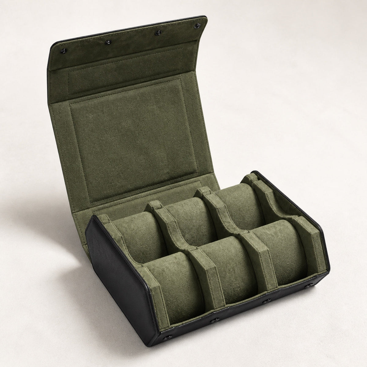 Étui de voyage rigide six montres — extérieur noir et intérieur vert olive — Maison Noirmont