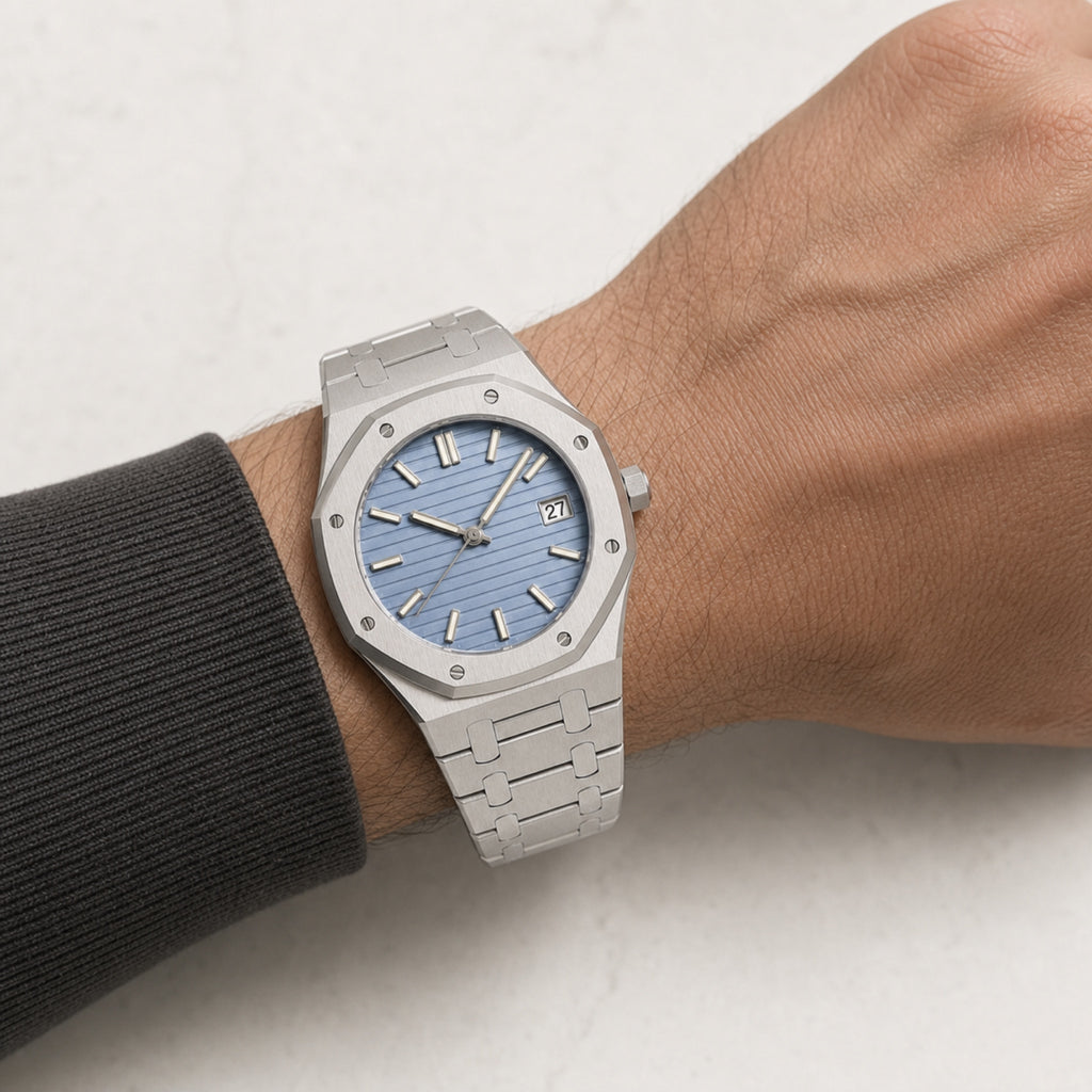 Intégrale Bleu ciel — Sport chic acier — au poignet — Maison Noirmont