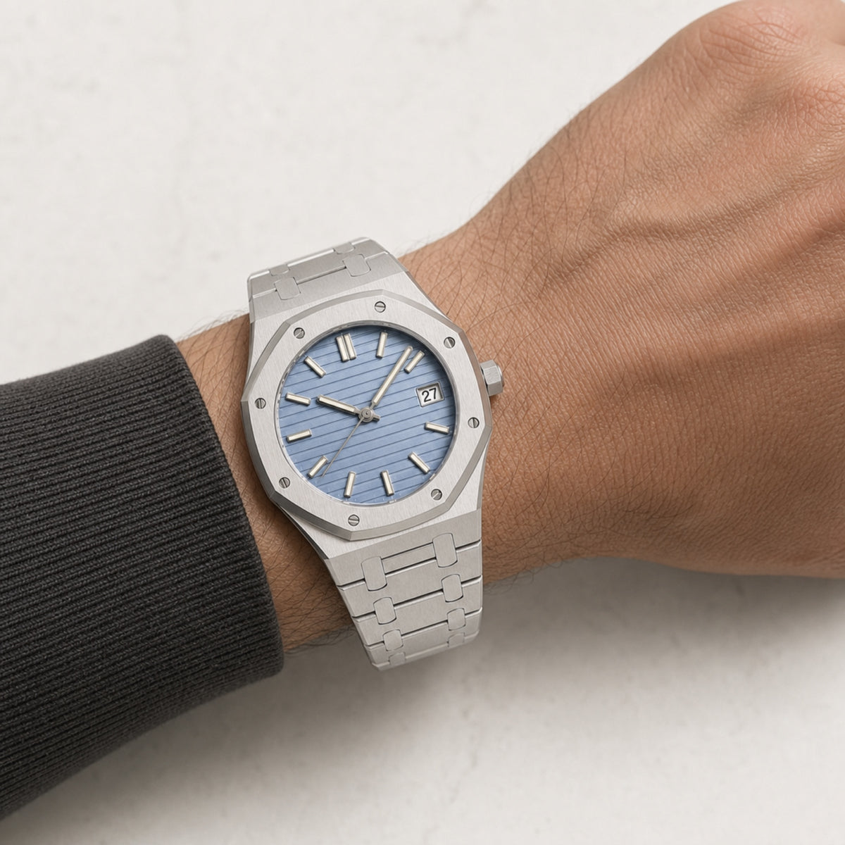 Intégrale Bleu ciel — Sport chic acier — au poignet — Maison Noirmont