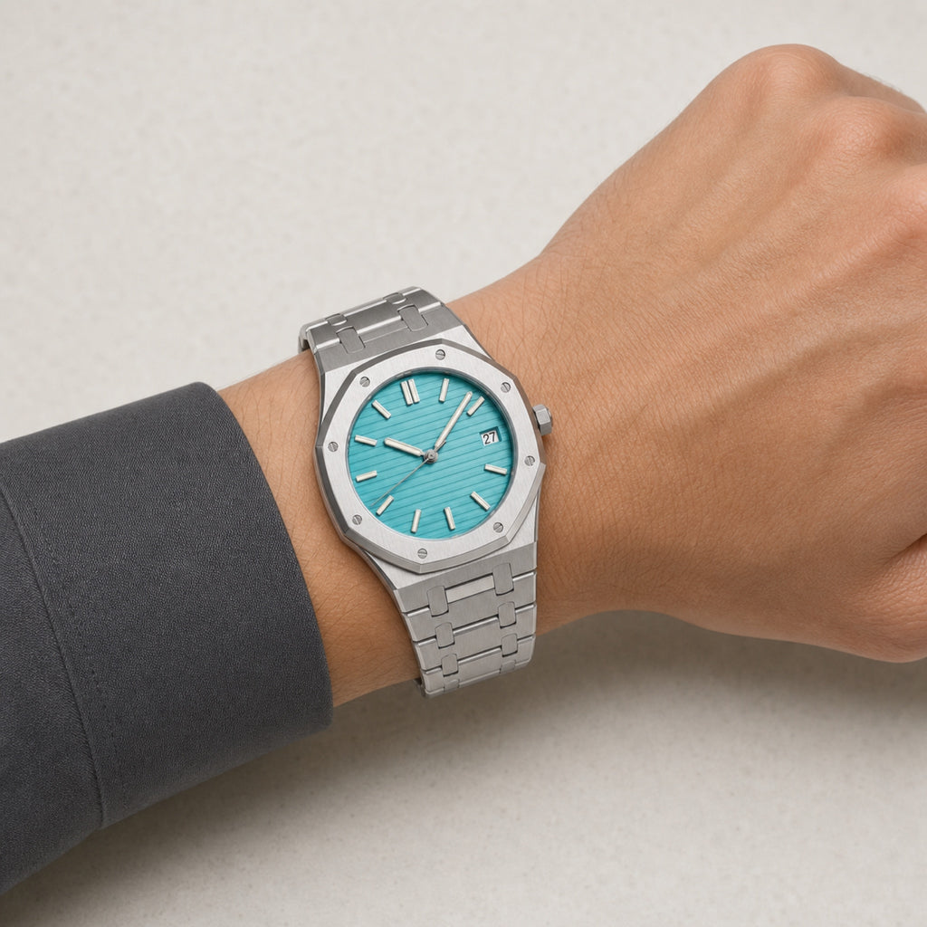 Intégrale Turquoise — Sport chic acier — au poignet — Maison Noirmont