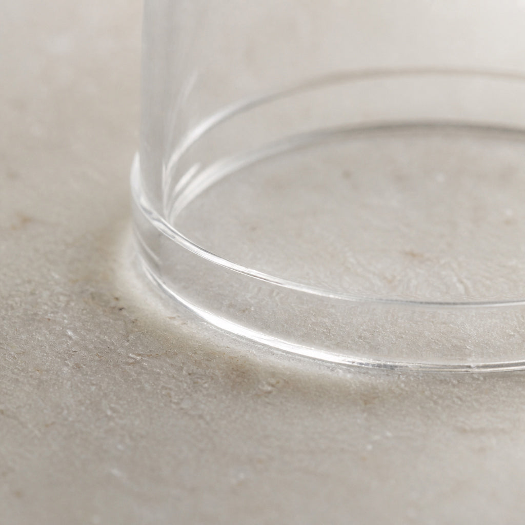 Loupe de date — minéral ou saphir — macro — Maison Noirmont