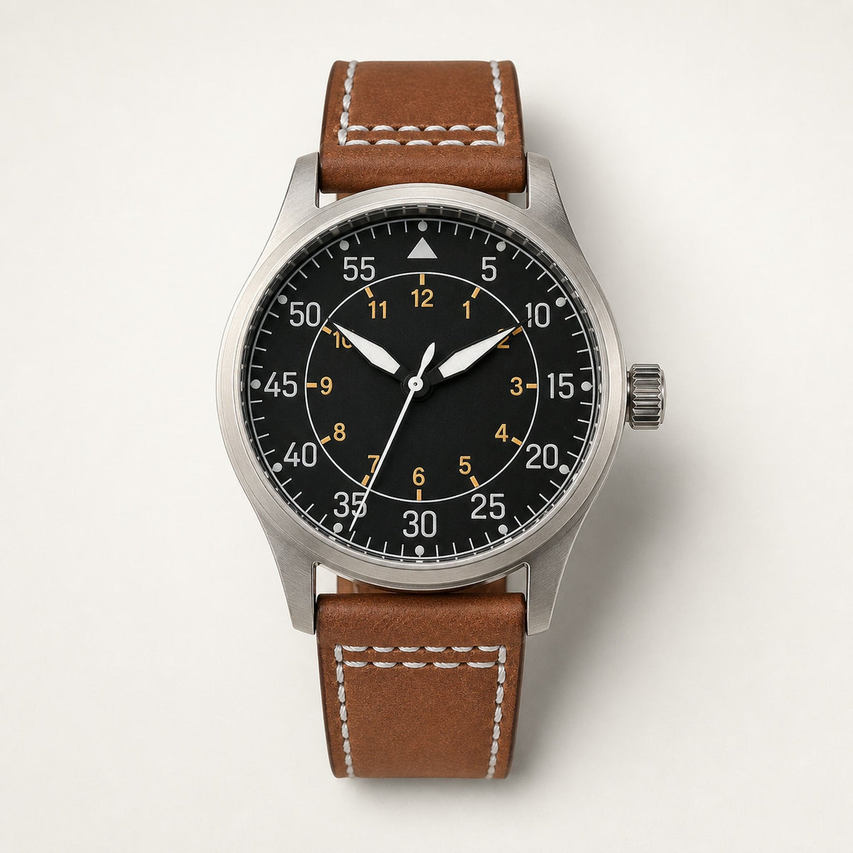 Montre field Éclaireur Acier, cadran noir à échelle minutes 5-55 et bracelet brun — Maison Noirmont