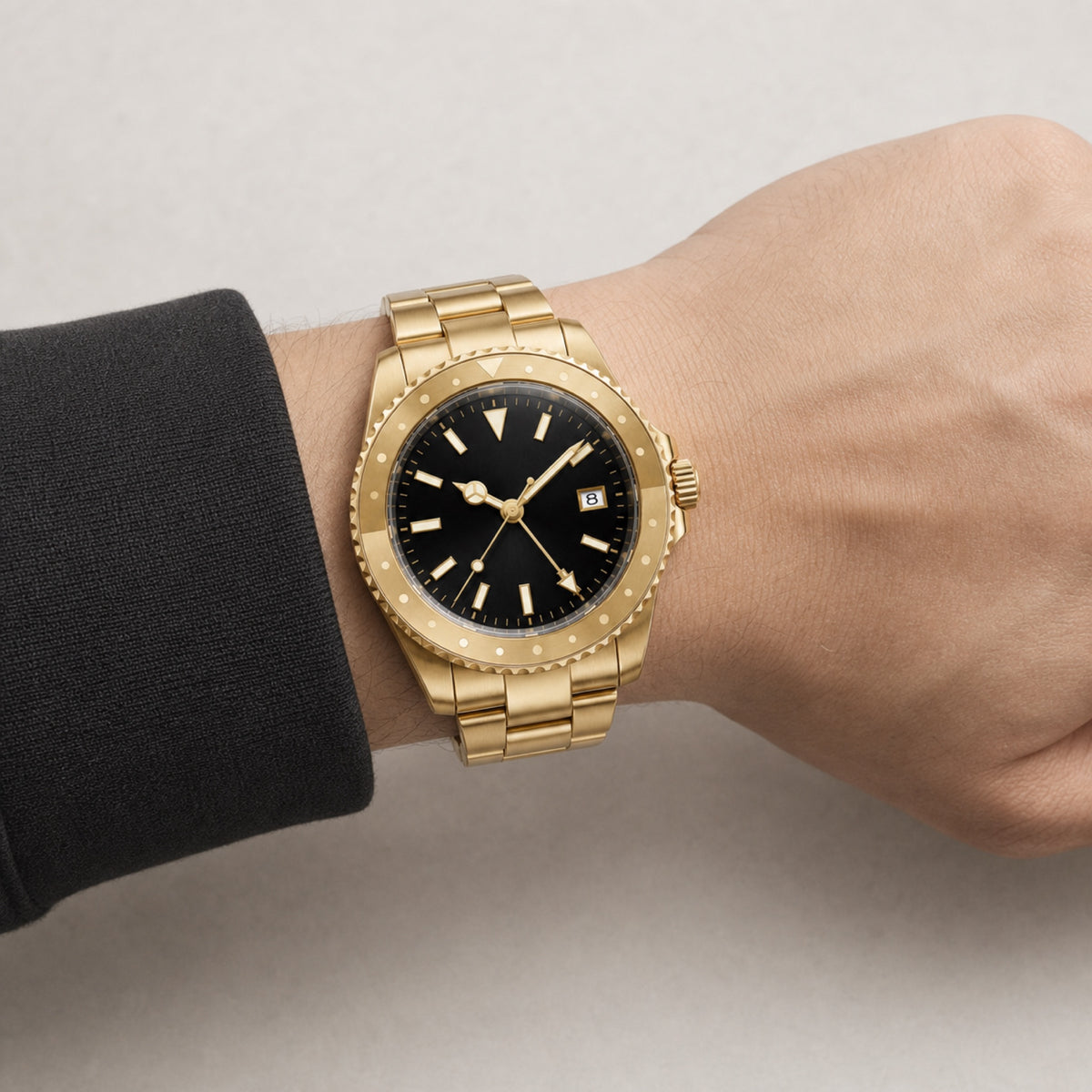Voyageur Or — GMT bracelet 3 maillons — au poignet — Maison Noirmont